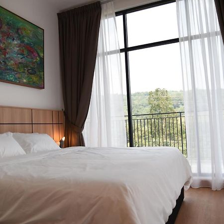 Jenderam Hill Villa Сепанг Екстериор снимка