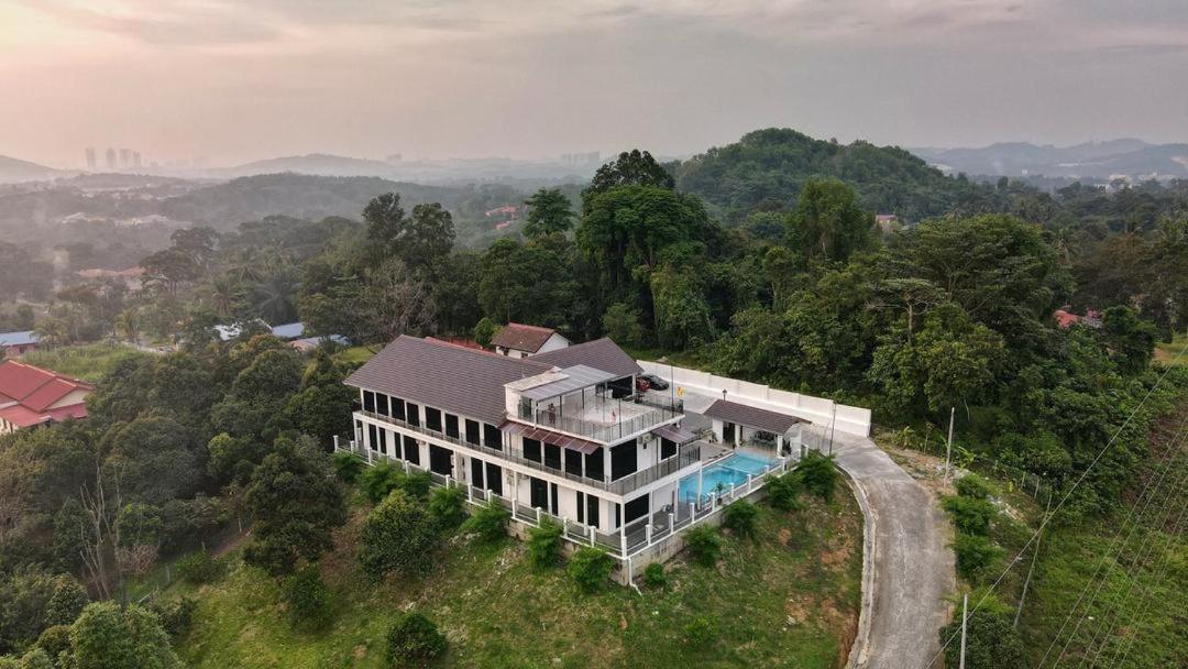 Jenderam Hill Villa Сепанг Екстериор снимка