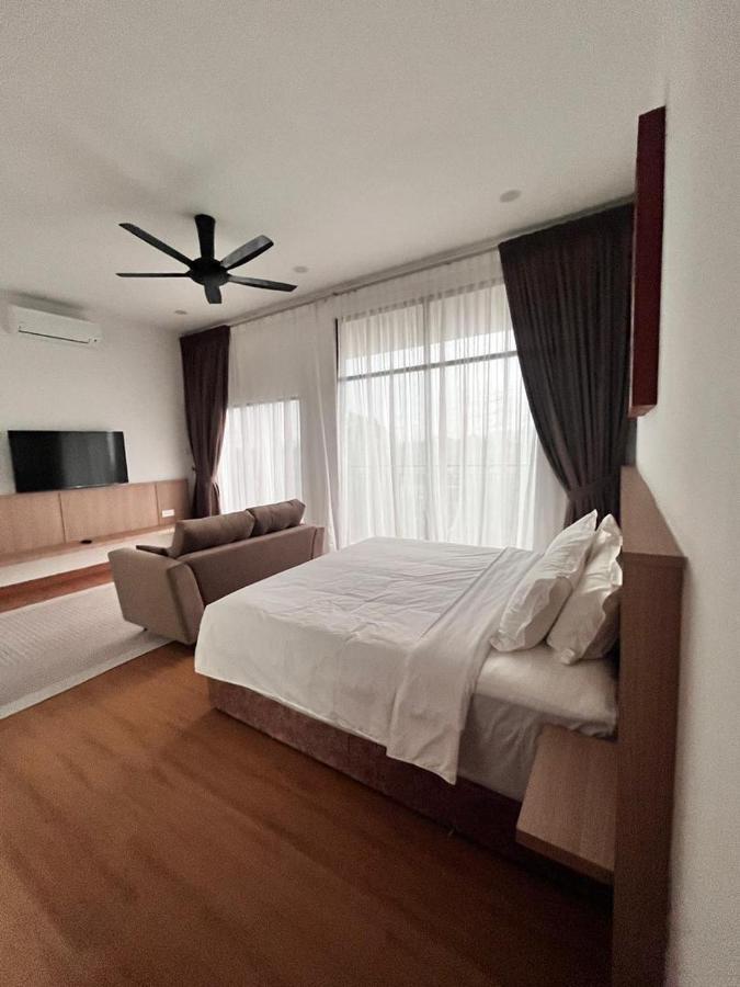 Jenderam Hill Villa Сепанг Екстериор снимка